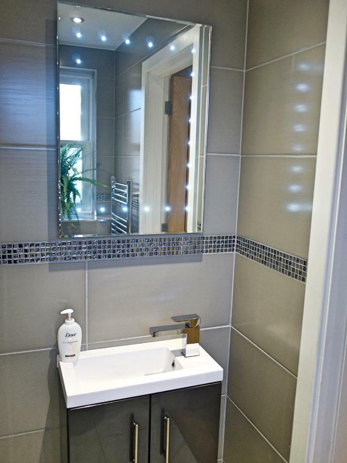 לונדון The Norfolk Townhouse - Stunning 5Bdr Home מראה חיצוני תמונה